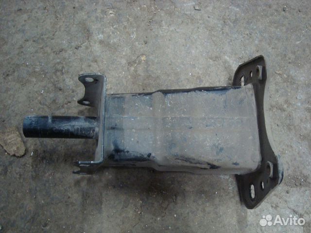 Кронштейн переднего бампера правый W164 M642 A1646