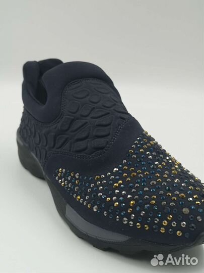 Кроссовки женские 36 размер новые