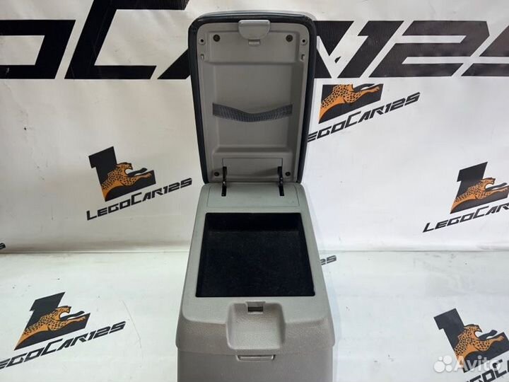 Подлокотник Hyundai Santa Fe D4EB 2006