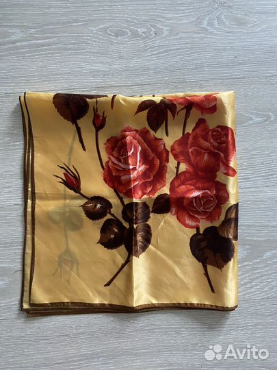 Винтажный шелковый платок с розами
