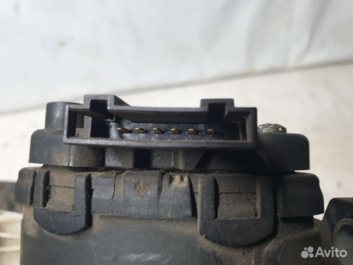 Педаль газа Volkswagen Touareg 2003