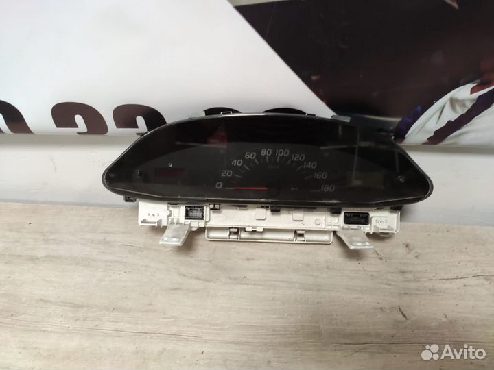 Приборная панель Toyota Yaris Vitz 2006