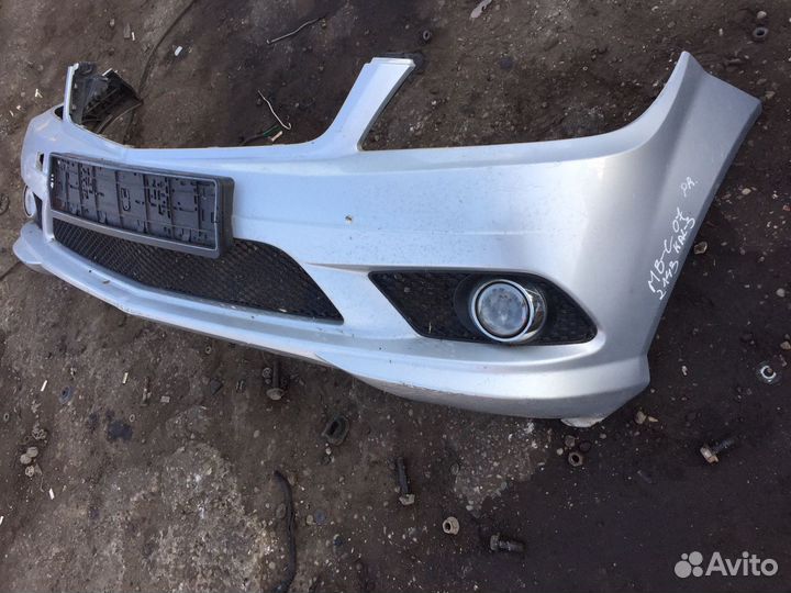 Передний бампер на мерседес W204 AMG