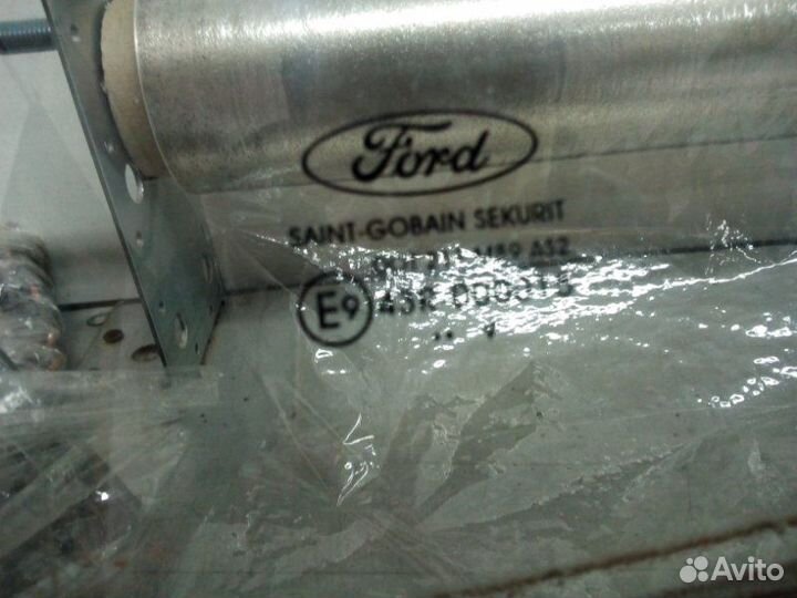 Стекло двери заднее левое Ford Focus 2 хэтчбек 1.8