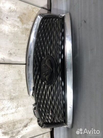 Решетка радиатора Infiniti Qx60