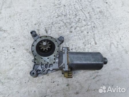 Моторчик переднего левого стеклоподъемника A202820