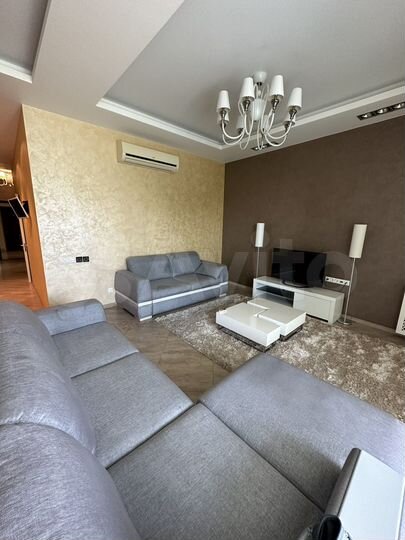 2-к. квартира, 95 м², 2/18 эт.