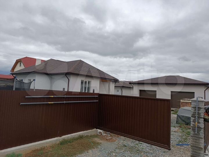 Коттедж 235 м² на участке 8 сот.