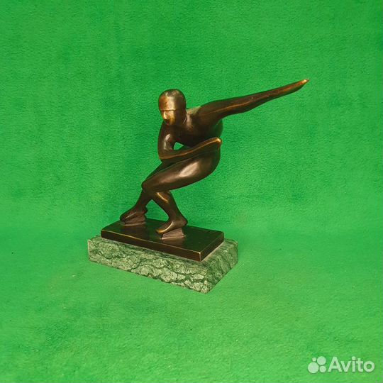 Статуэтка из бронзы Конькобежец. Модерн. Спорт