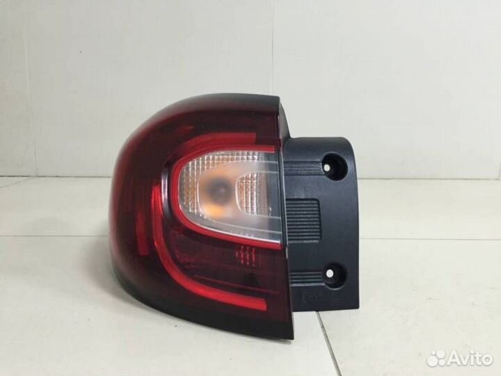 Фонарь задний наружный левый Renault Kaptur 2016