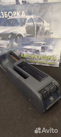 Центральная консоль Audi 100 C4