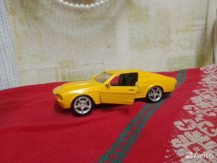 Модель автомобиля ford Mustang