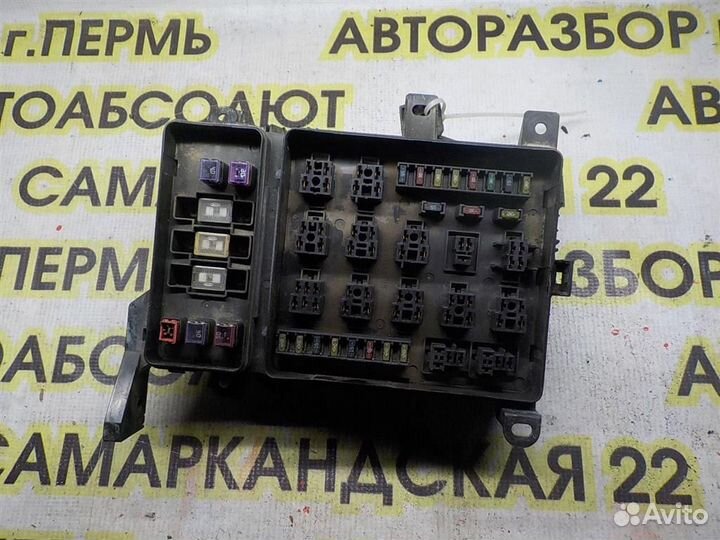 Блок предохранителей Toyota Land Cruiser 100 1998