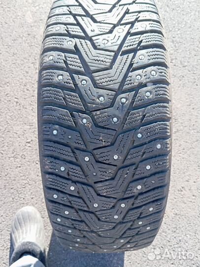 Hankook Winter I'Pike 215/55 R17