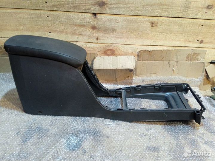 Подлокотник Renault Megane