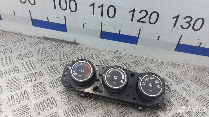 Блок управления климатической установкой Mitsubish