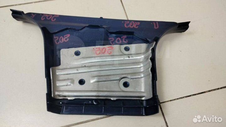 Накладка центральной стойки правая Mercedes C W202