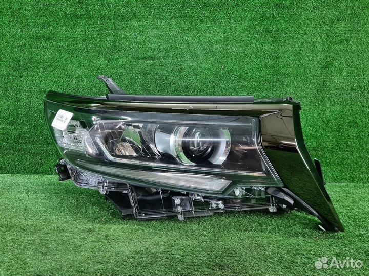 Фара правая Toyota Land Cruiser Prado