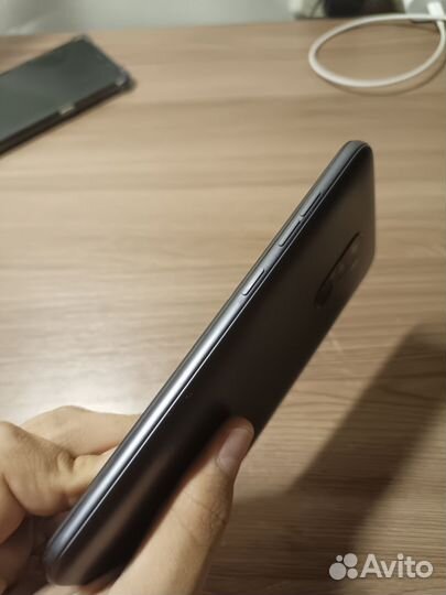 Xiaomi Pocophone F1, 6/64 ГБ