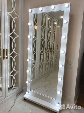 Гримерное зеркало с подсветкой