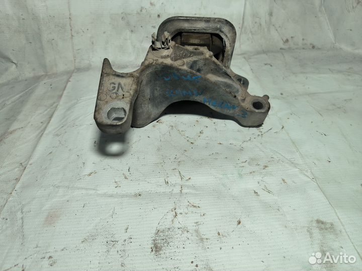 Передняя подушка двигателя K4M Renault Megane 3