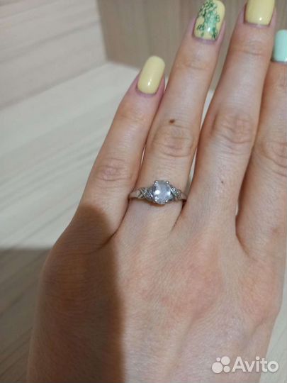 Серебряное кольцо с фианитом