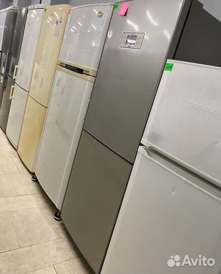 Холодильник маленький большой