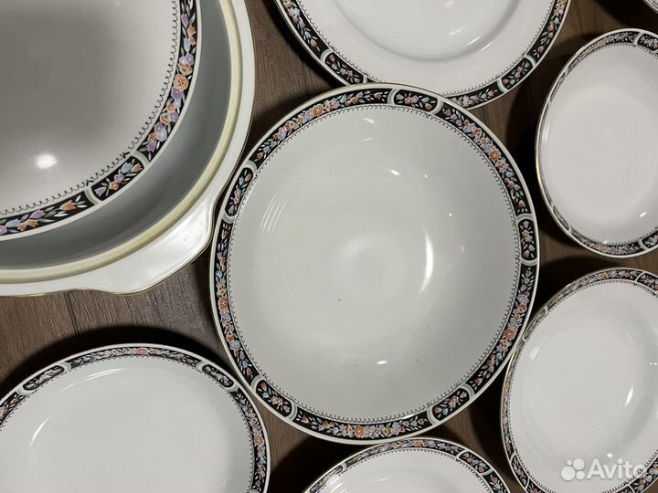 Набор столовой посуды тарелки