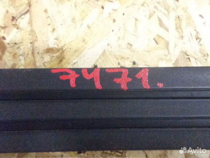 Накладка на порог левая Volkswagen Touareg 7L BHK