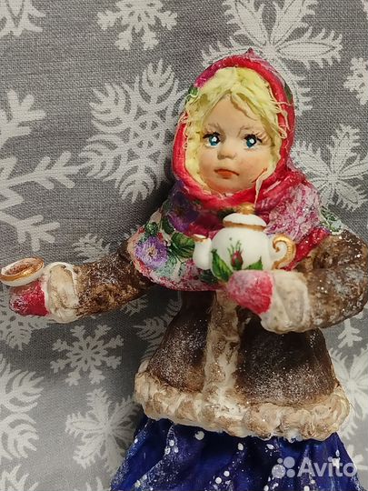 Ватные елочные игрушки девочка с чаем