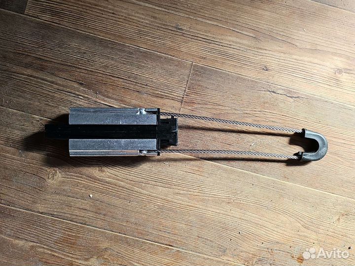 Натяжной зажим, проколующий зажим