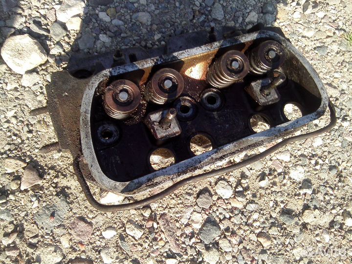 VW T-3 Головка блока 1.6 бензин воздушник