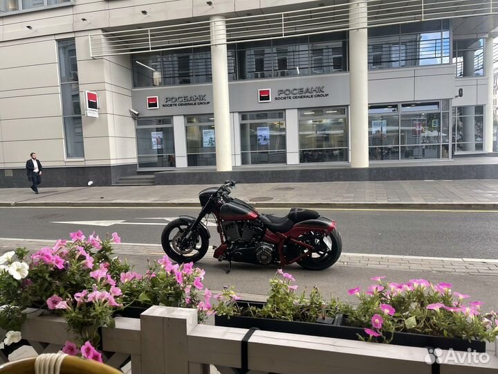 Harley-Davidson Breakout CVO Pro Street