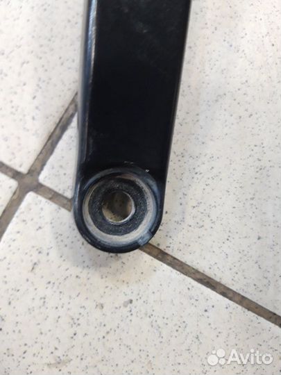 Поводок дворника передний правый Opel Astra J