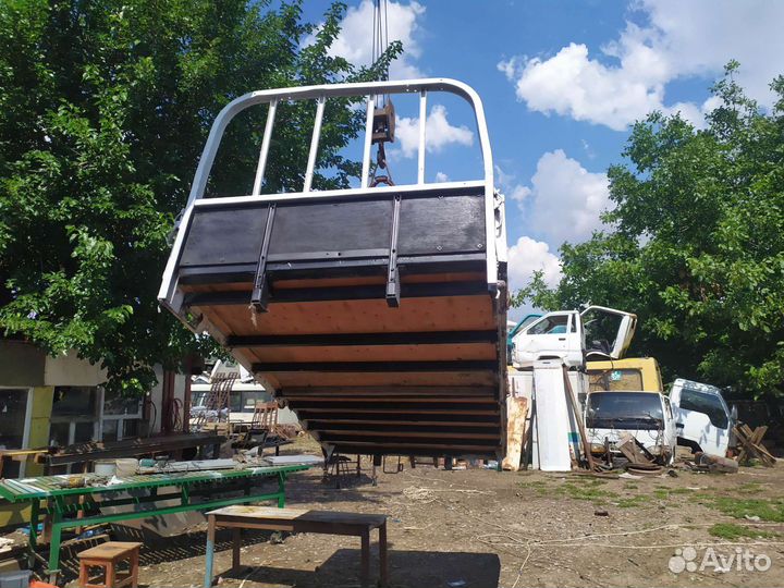 Борта на японец китаец грузовик