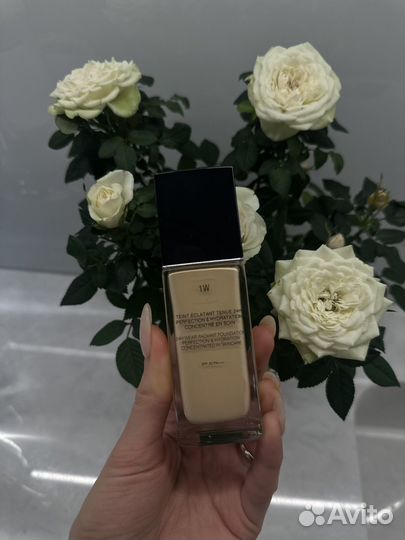 Крем тональный Dior skin glow