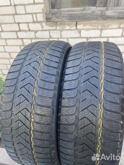 Pirelli Winter Sottozero 3 215/60 R16 95H