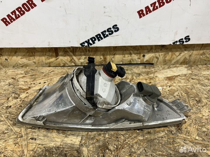 Фара противотуманная правая Skoda Octavia A5 FL