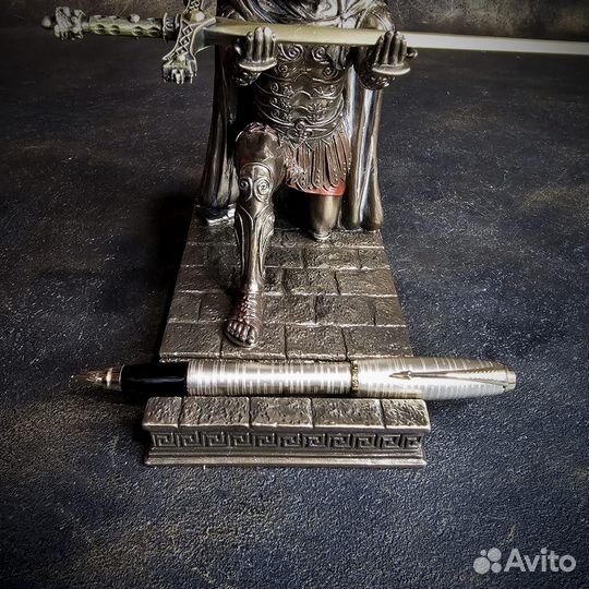 Рыцарь канцелярский нож, подставка для ручки