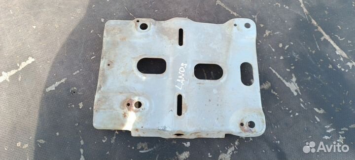 Площадка аккумулятора Шевроле Ланос