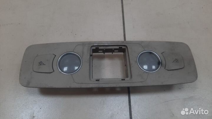 Плафон внутреннего освещения передний Audi Q7