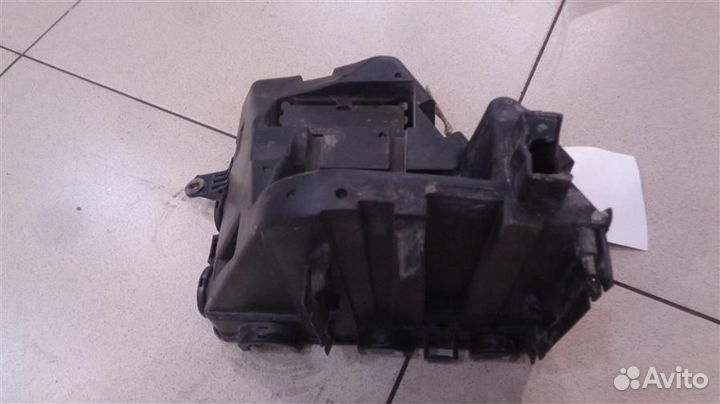 Корпус блока предохранителей подкапотного Cadilla