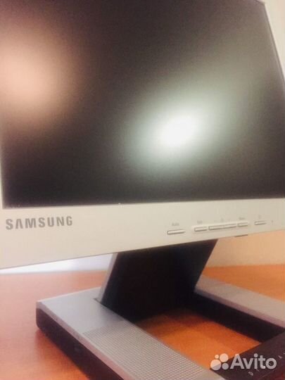 Монитор Samsung 15