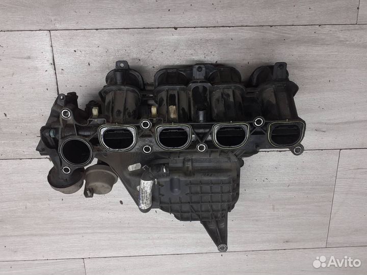 Впускной коллектор Ford 1.8
