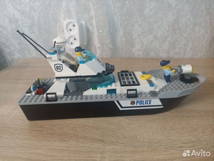 Lego city полицейский катер