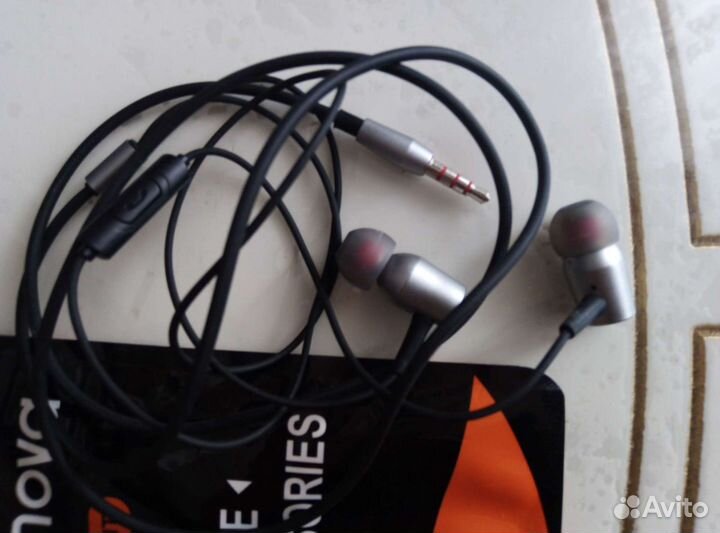 Проводные наушники новые