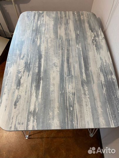 Кухонный стол