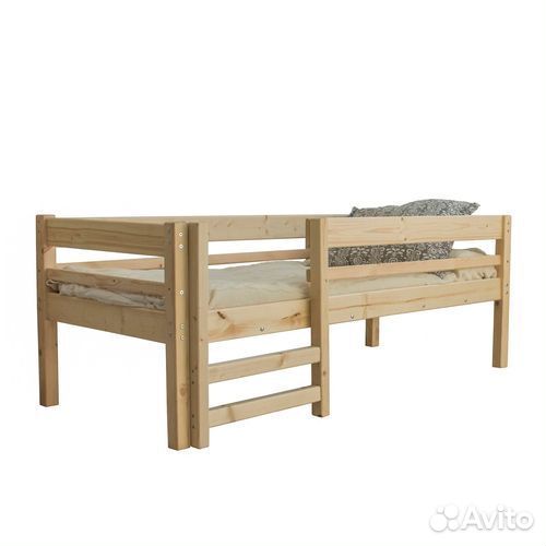 Детская кровать с бортиками