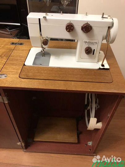 Швейная машина Чайка 143