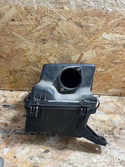 Корпус воздушного фильтра Киа Соренто 1